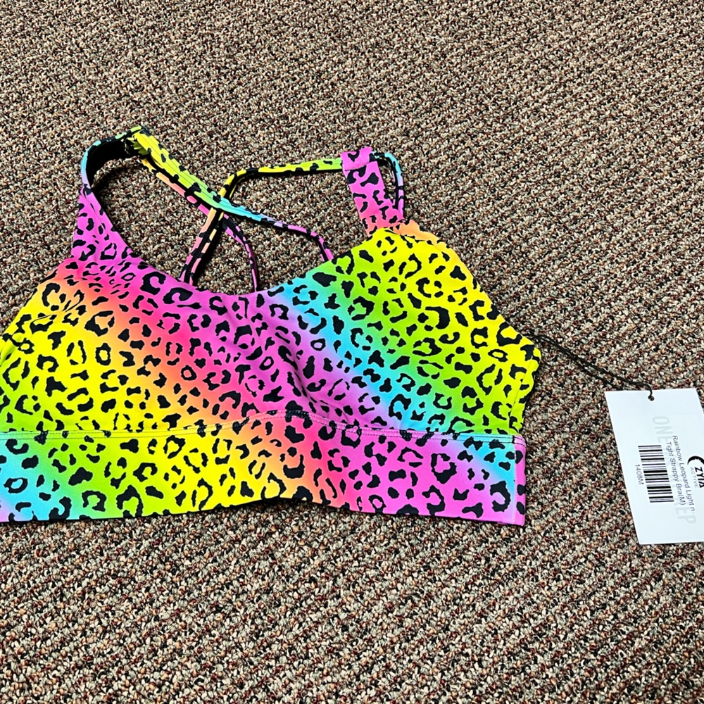 NWT Zyia sports bra rainbow cheetah print “Lisa frank” size medium